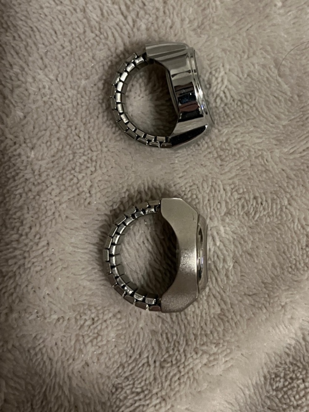 Lot of 2 Silver Stretchy Watch Rings - Silver Face and Green Face - Picture 5 of 9